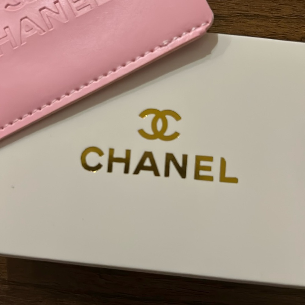 Chanel pink mirror card holder - Picture 2 of 4